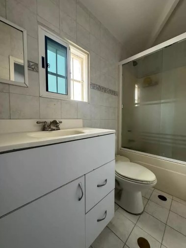 Stately Family Residence in Trigal Norte - Casa en El Trigal Norte